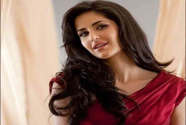 katrina kaif and deepika padukone cold war goes viral on social media