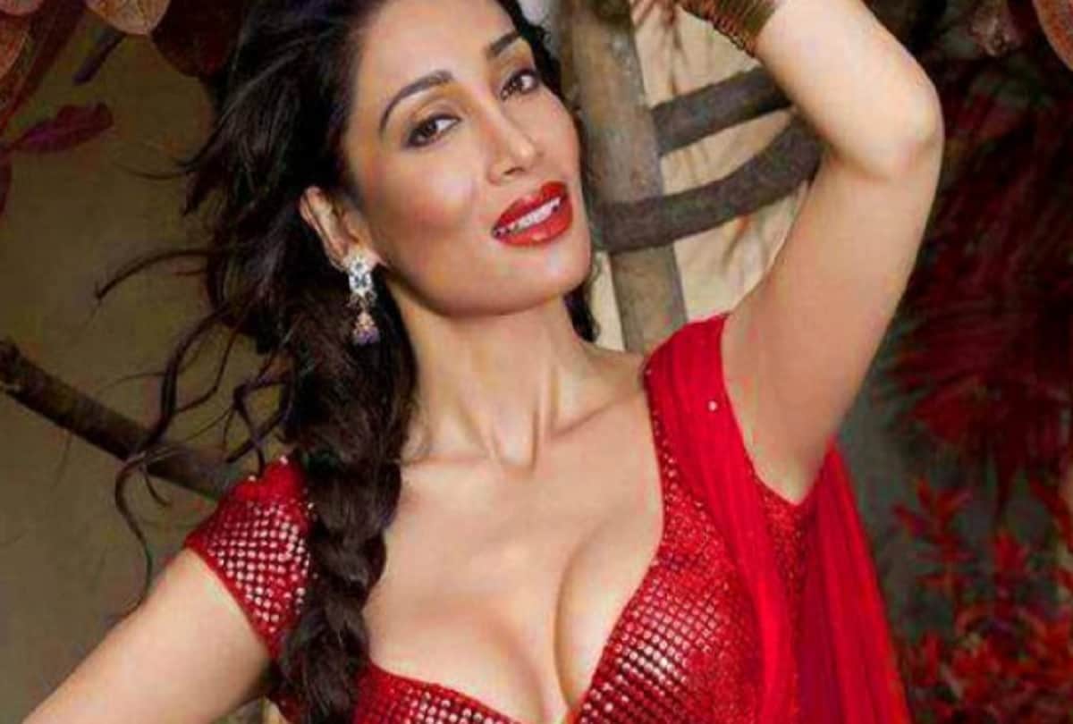 Sofiya Hayat lashes out on a man who offers 20 Lakh rupees to spend a night