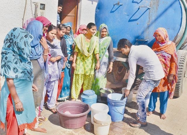 groundwater level falling continuously in Agra