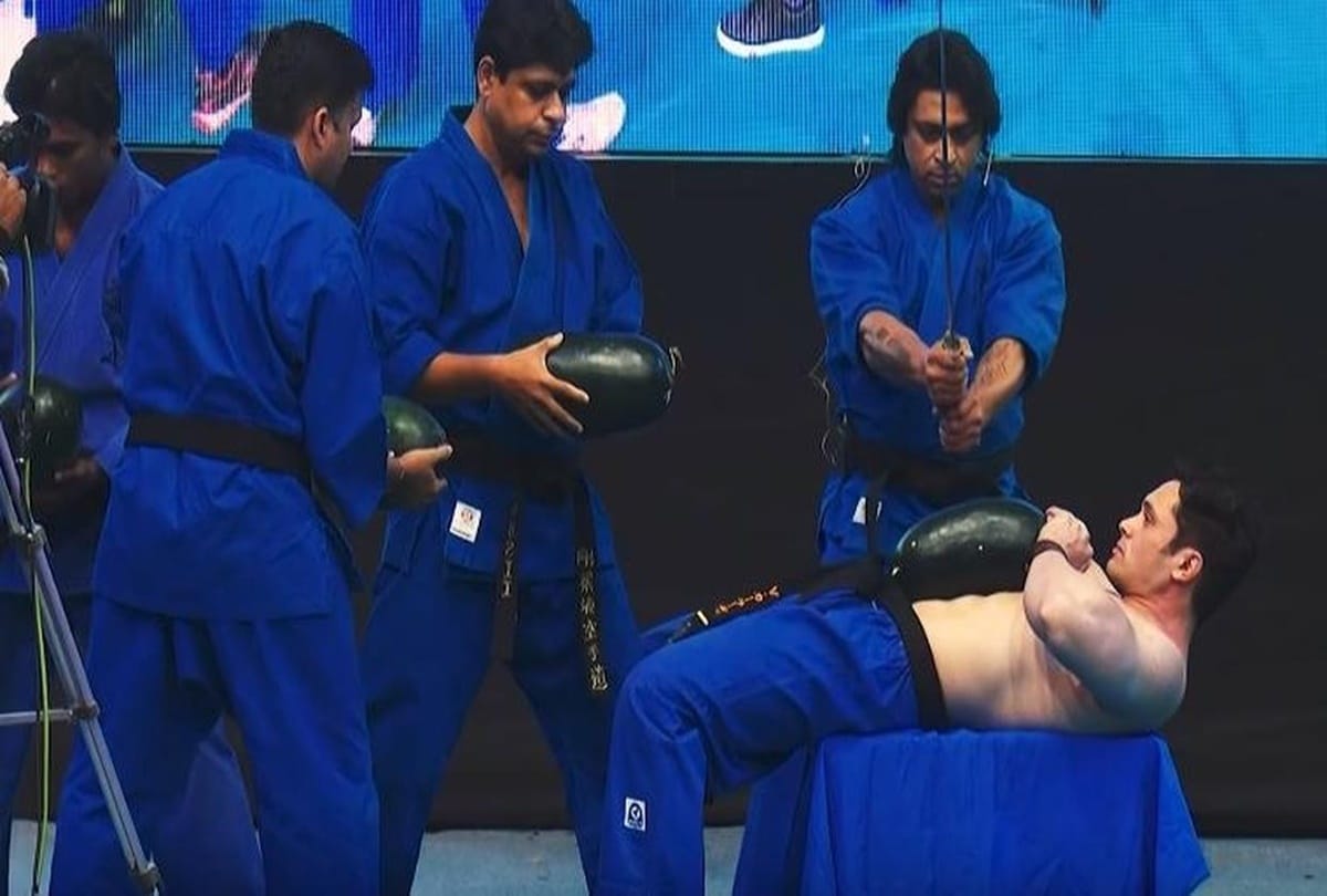 Guinness World Record 49 watermelons chopped on Belly