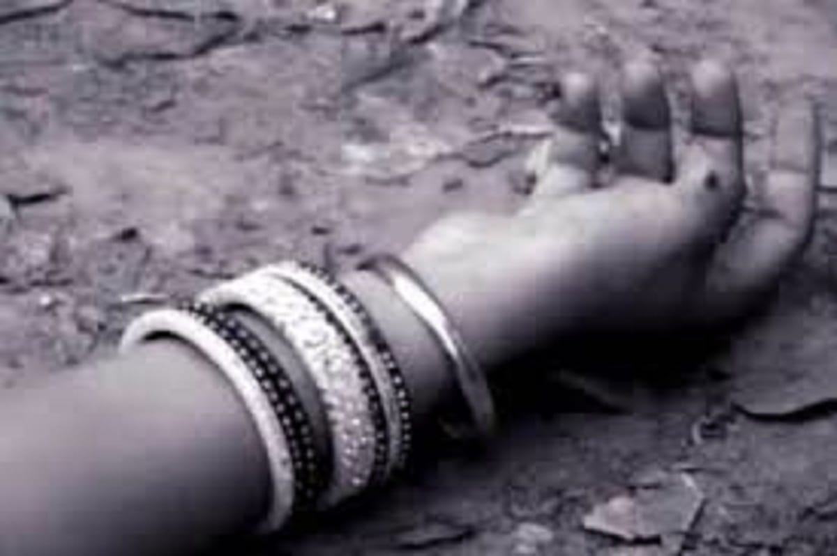 Woman Dead Body found in River Rapti Gorakhpur