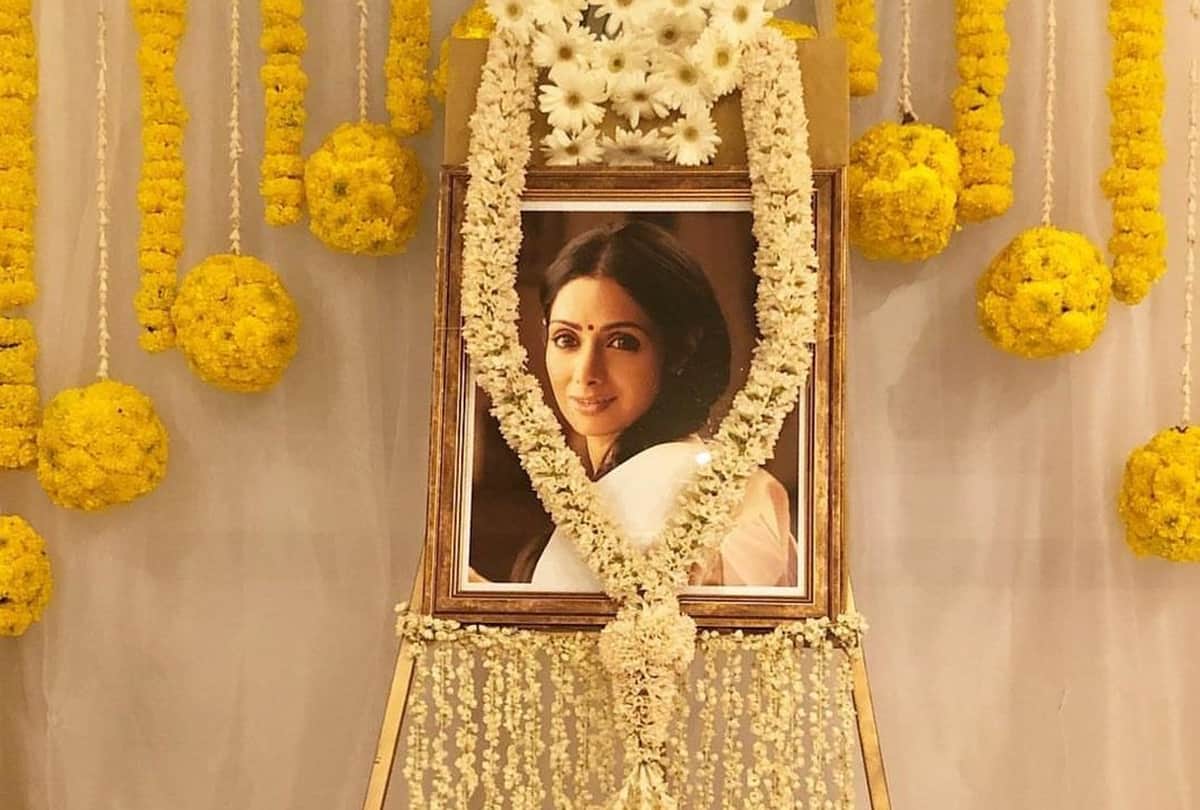 janhvi kapoor and khusi kapoor get emotional on sridevi prayer meet in chennai