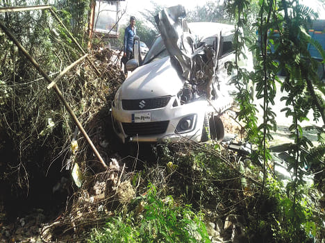 Prior to the sunrise, the accident took place from the poet Pramod Tiwari and KD Sharma.