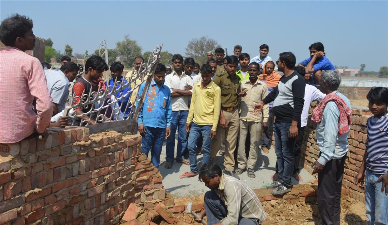 The controversy on the way to the cremation, the dead body kept for two hours