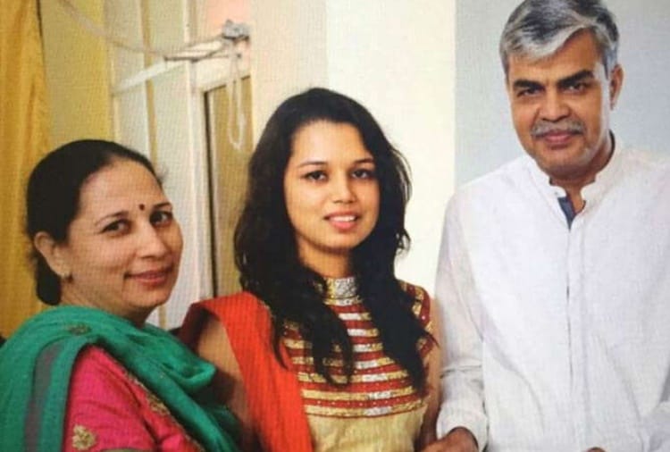 brave daughter of india, Lieutenant preeti chaudhary wins sword of honour