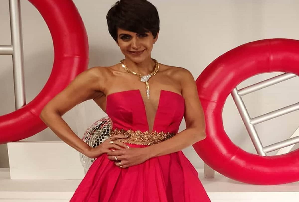 Mandira Bedi Birthday Special: Hot Pictures of Mandira That Prove Age Is Just A Number For Her