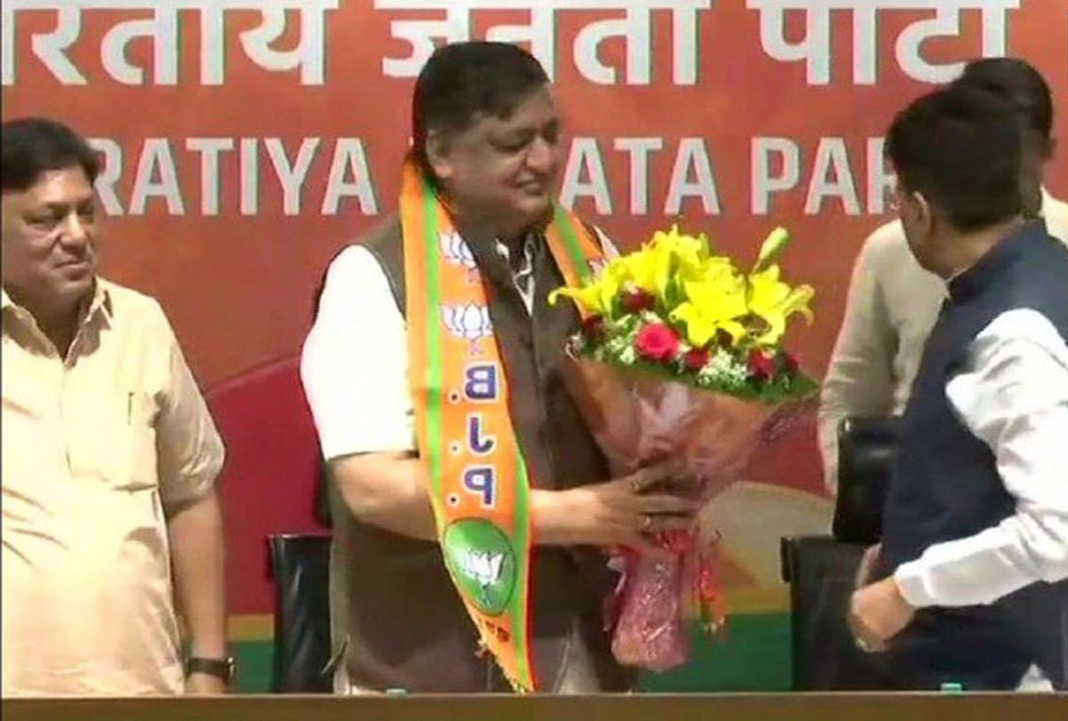 Naresh Agarwal joins BJP