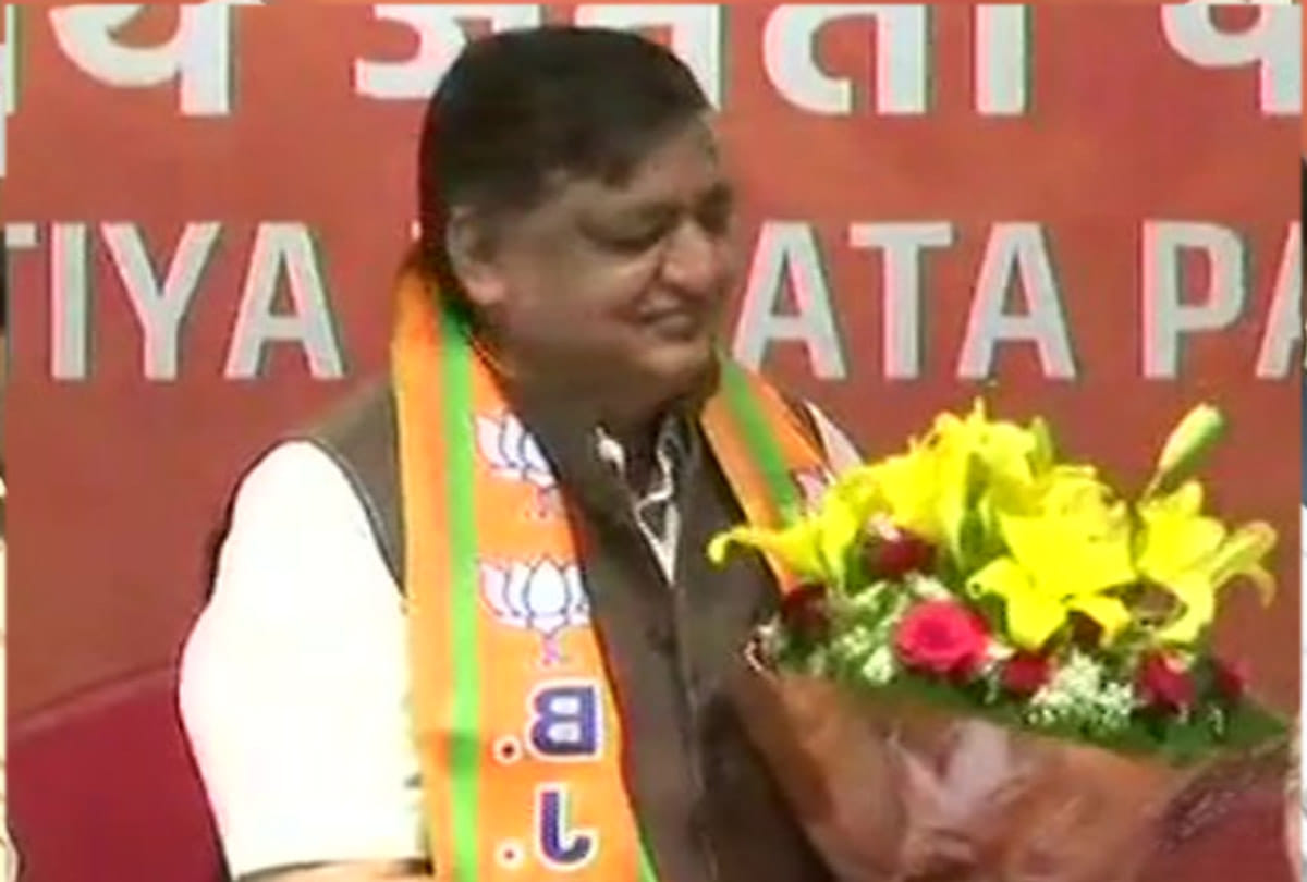 allegations made by samajwadi party leaders on  naresh agrwal