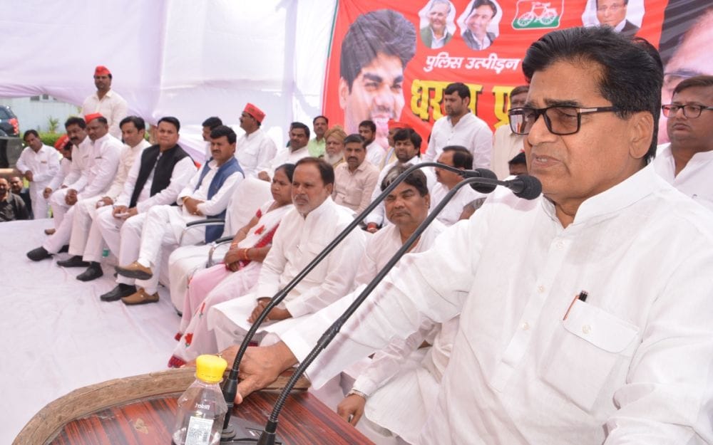 leader of sp ramgopal yadav big allegation on mla hariom yadav