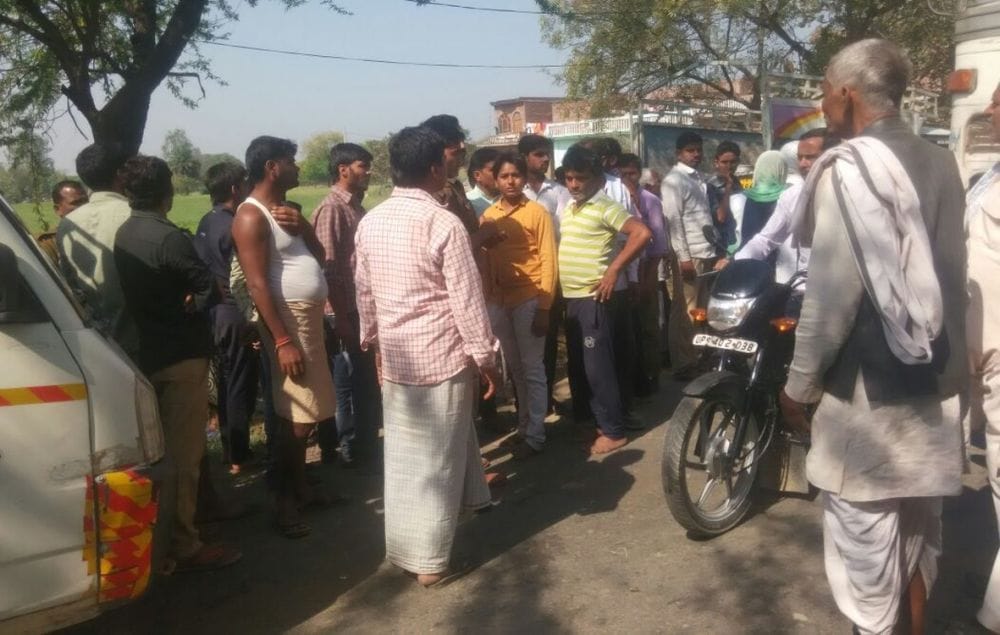 mainpuri three child injured in road accident 