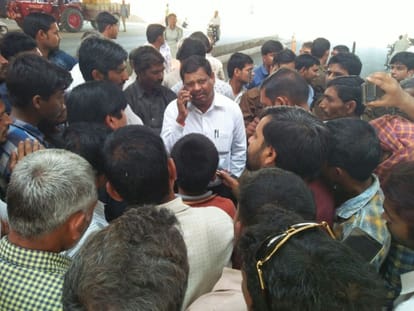 mainpuri three child injured in road accident 