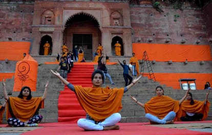 PM modi and french president visit varanasi like festival decoration
