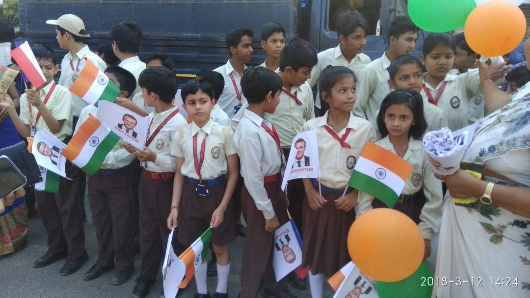 PM modi and french macron in varanasi people gather for welcome