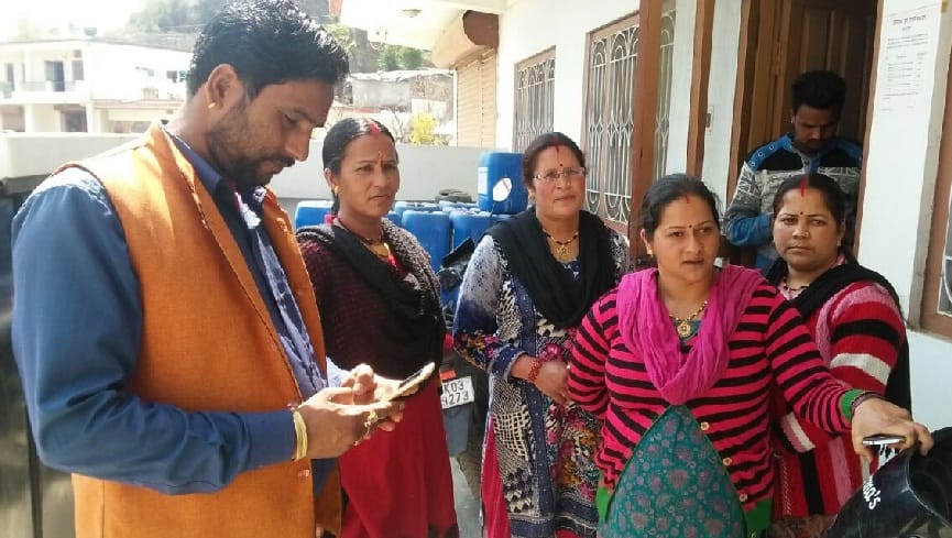 Drinking water crisis deepens in Chhatar and Loniiv Colony