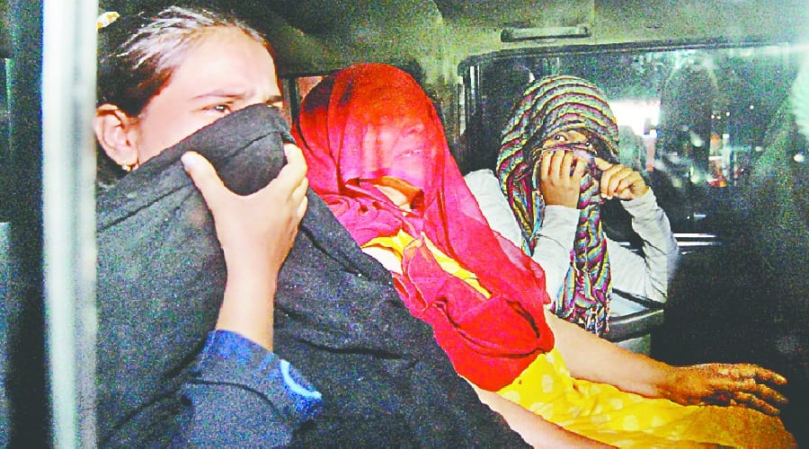 BSP leader's daughter absconded with lover! police gave women a third degree