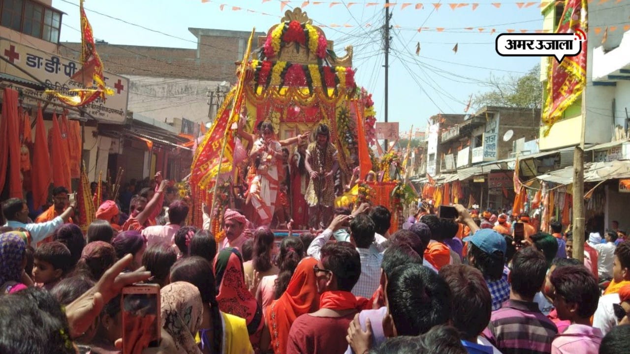 महावीरी झंडा जुलूस 