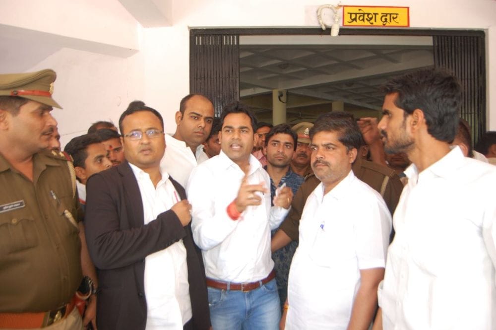firozabad former zila-panchayat chairman surrendred in court