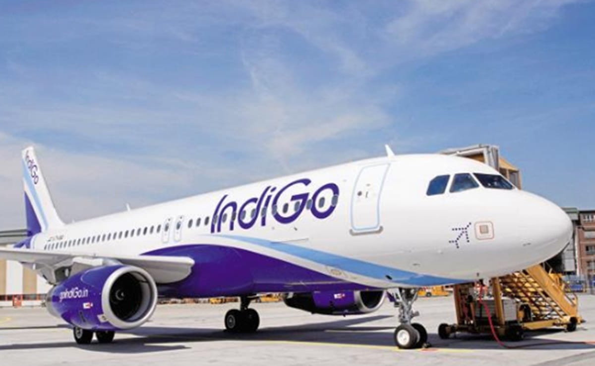 indigo flight meet with a minor accident at amausi airport 
