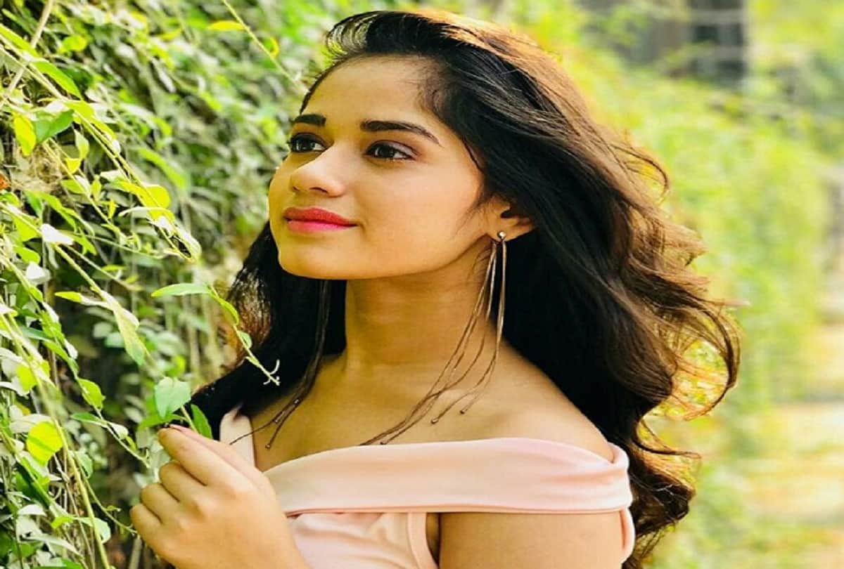 jannat jubair new cute  look on social media in hindi