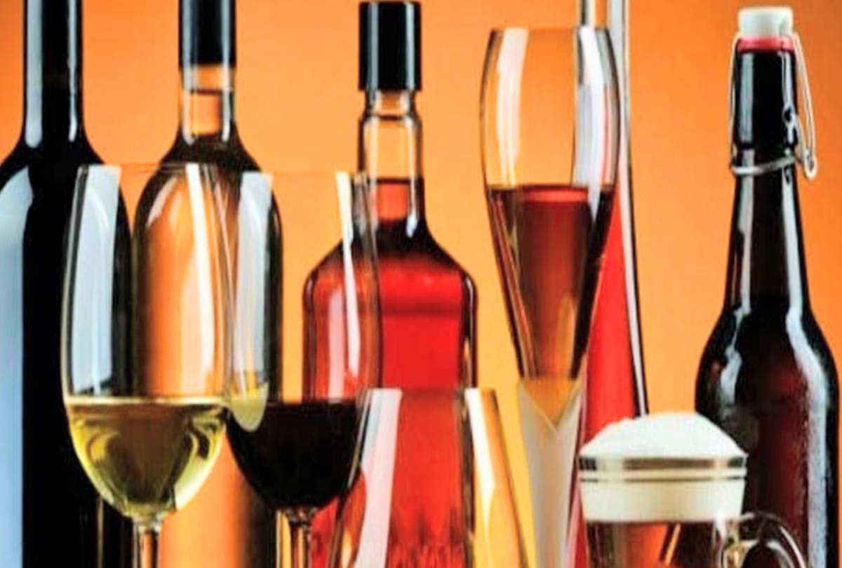 restaurant bars in delhi have to use liquor bottles in eights days after opening it