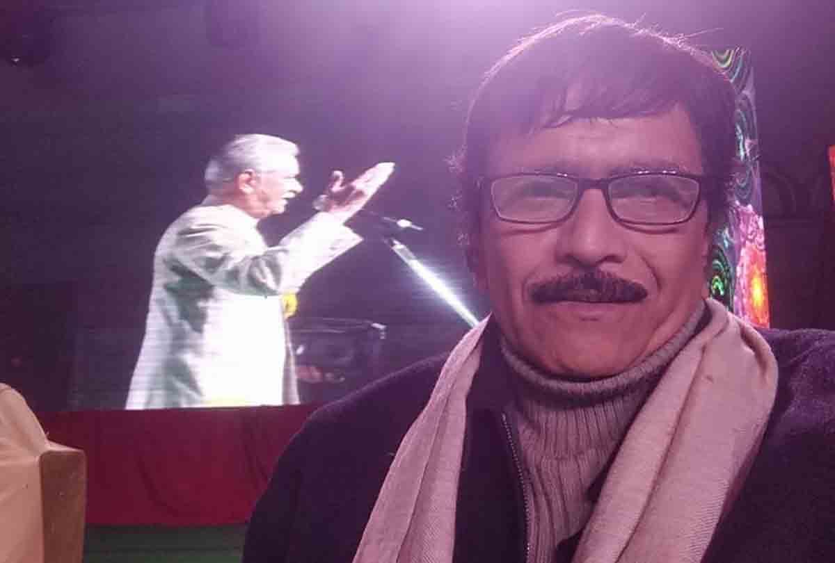 two famous poets died in a road accident