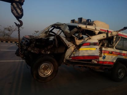 mathura two died in road accident 