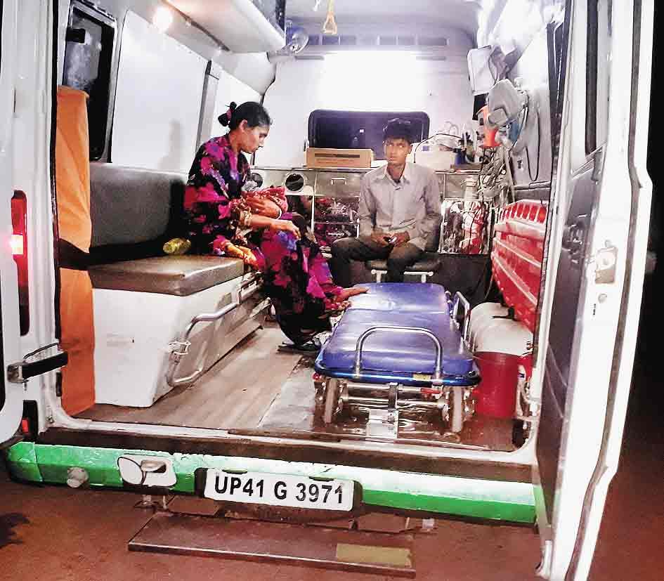 सिद्धार्थनगर अस्पताल में आग, मासूम मरा