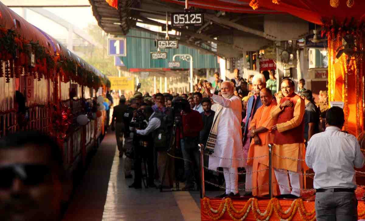 Big blunder in security of PM modi in varanasi