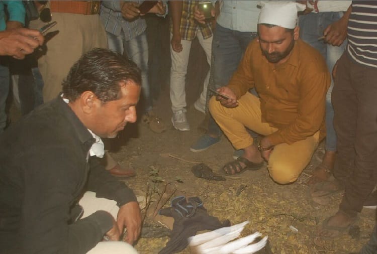 Tantric verbs are being done on worries in cremation grounds, see photos