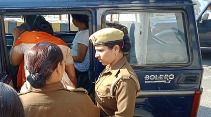up: meerut in mother and daughter misbehaved with CO in police station 