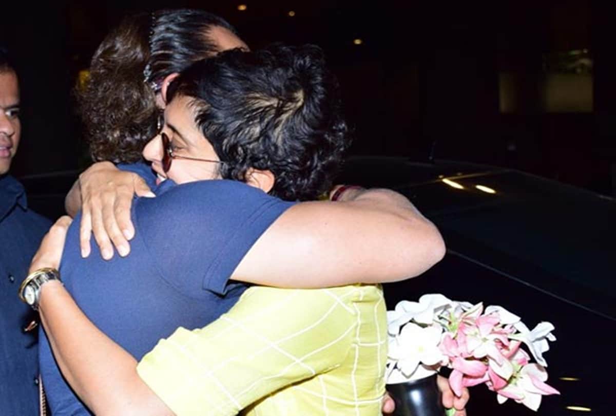 when aamir khan reached mumbai airport and kissed his wife kiran rao