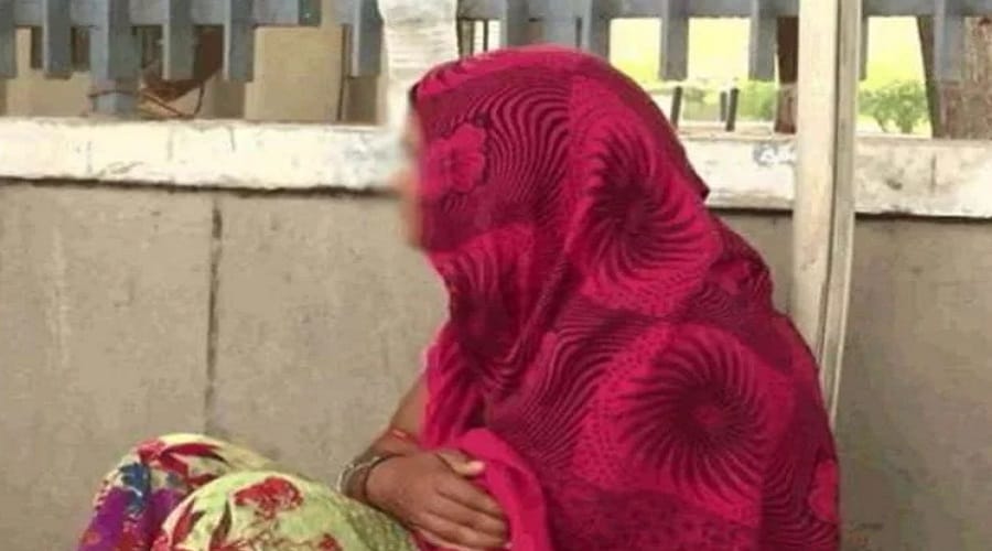 Baghpat: raped with woman for eight years  