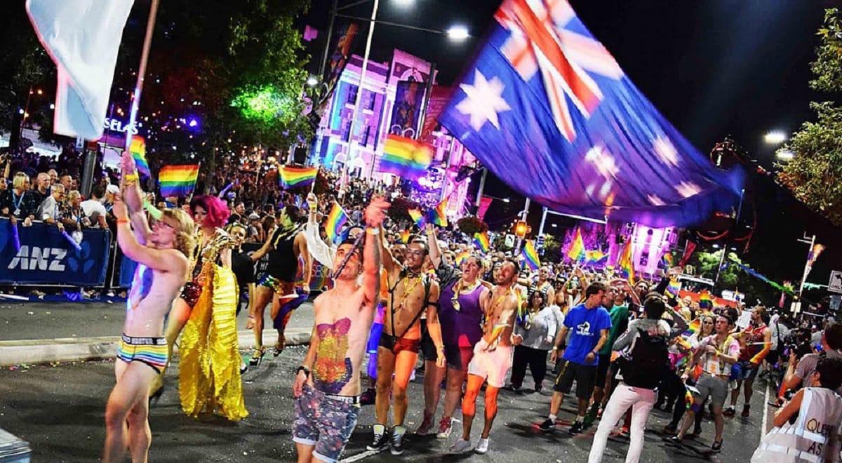 more than three lakh people arrived in sydney to participate in gay and lesbian parade
