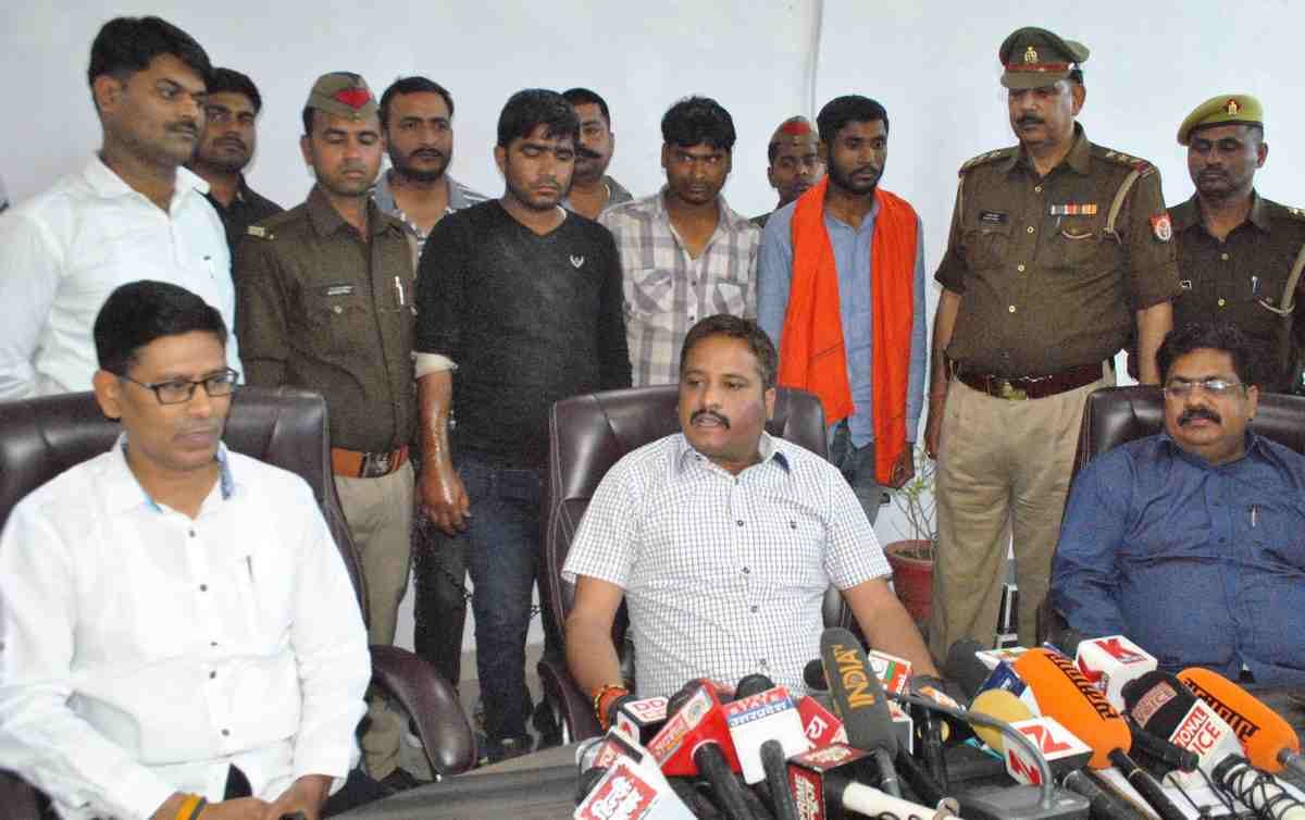 Gangaster injured in police encounter in azamgarh