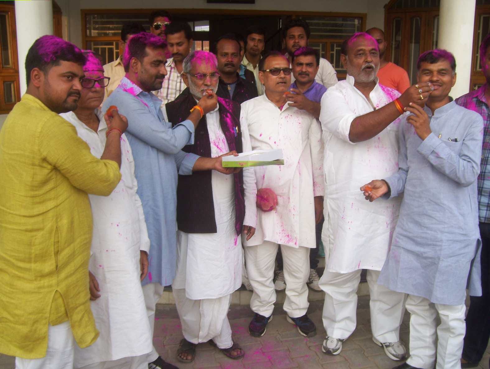 Varanasi samajwadi party workers celebrate after by election result