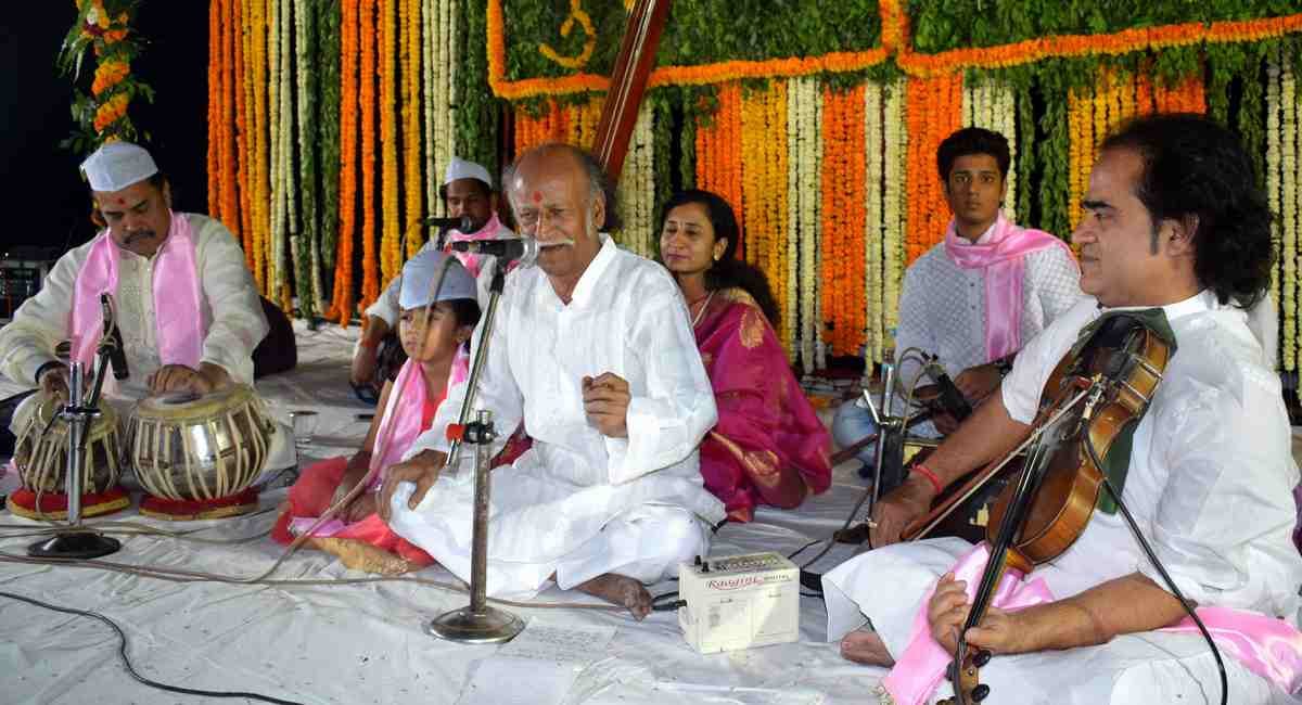 Budhwa mangal festival organise on assi ghat in varanasi
