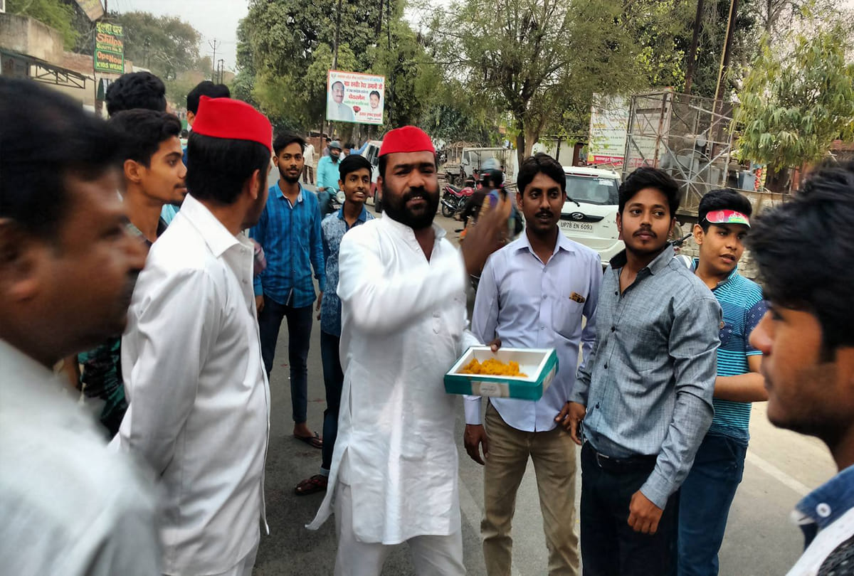 samajwadi party winning gorakhpur and phulpur by election