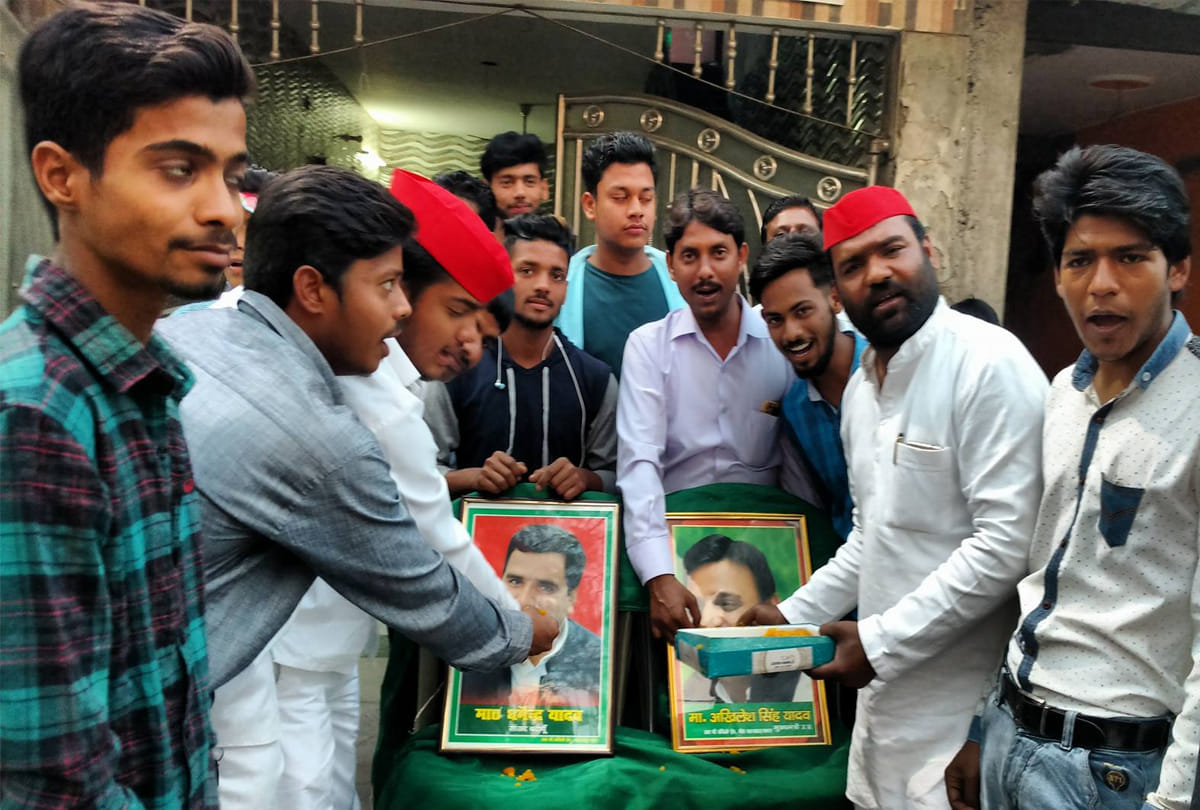 samajwadi party winning gorakhpur and phulpur by election