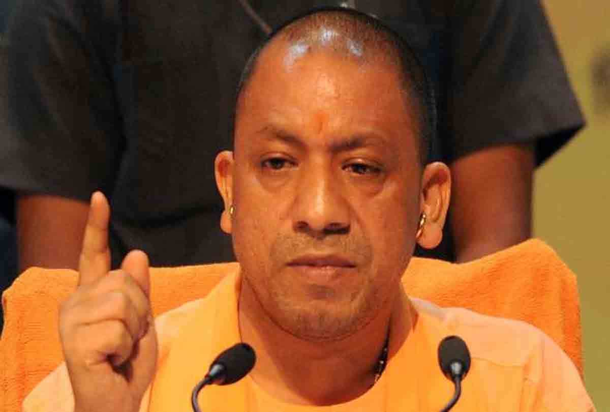 yogi adityanath blames SP and BSP for shikshamitra issue.