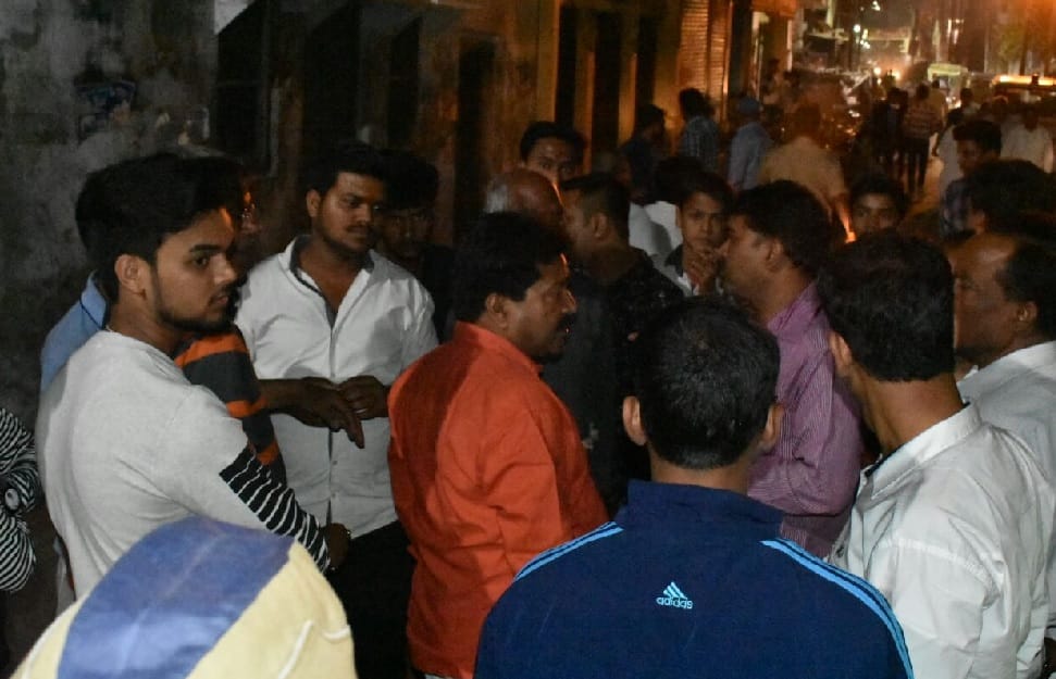 सरेशाम बदमाशों ने युवक को गोली मारी, गंभीर