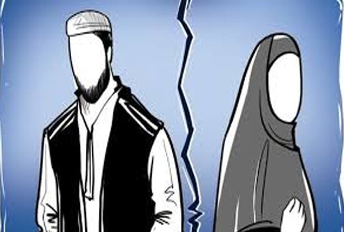 Bangalore woman  divorce on mobile
