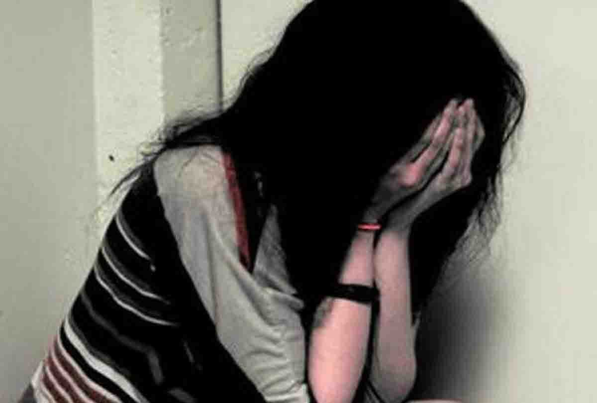 sixteen year old girl raped in Farrukhabad