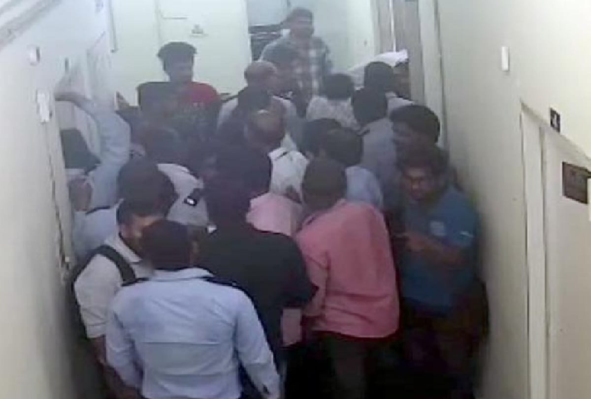 DELHI: JNU dean of students Umesh Kadam alleges attack by student union members