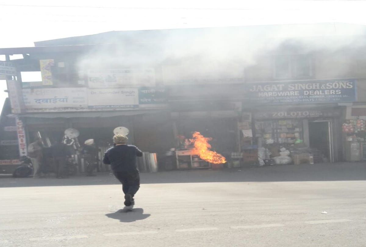  tea stall on fire at local bus stop at shimla