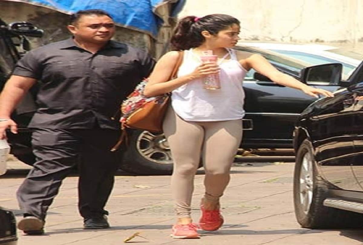 sridevi's daughter janhvi kapoor gym photo viral on social media 