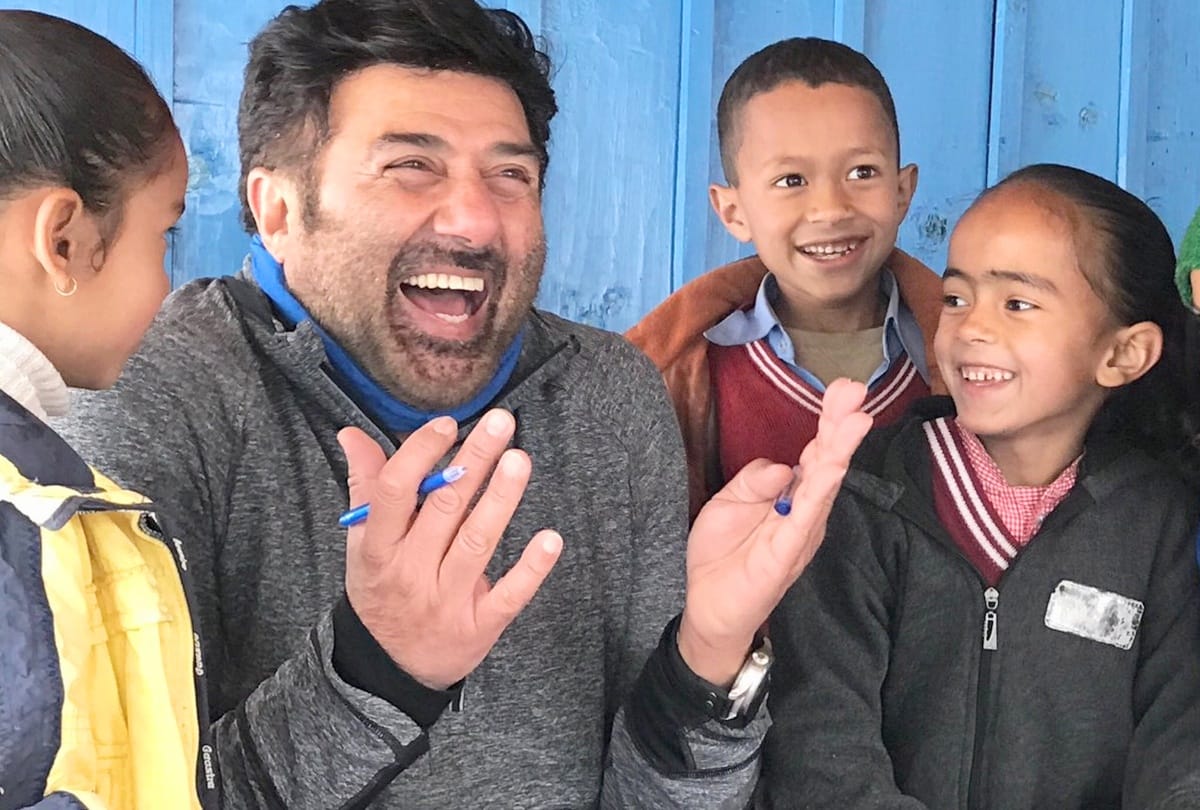 Actor Sunny Deol missing mountains of Manali