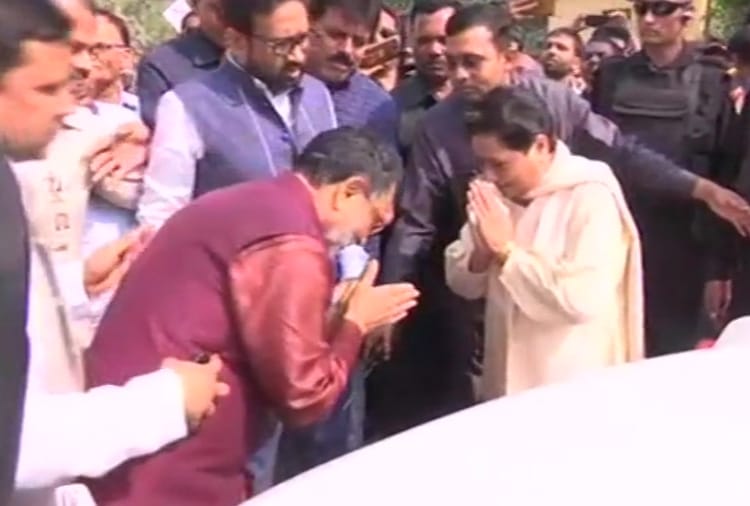 sp leader ramgovind chaudhary and mayawati met