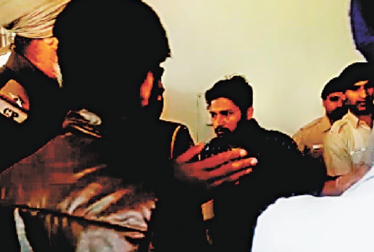 Rape Accused Beaten up by Rape Survivor in Chandigarh Court