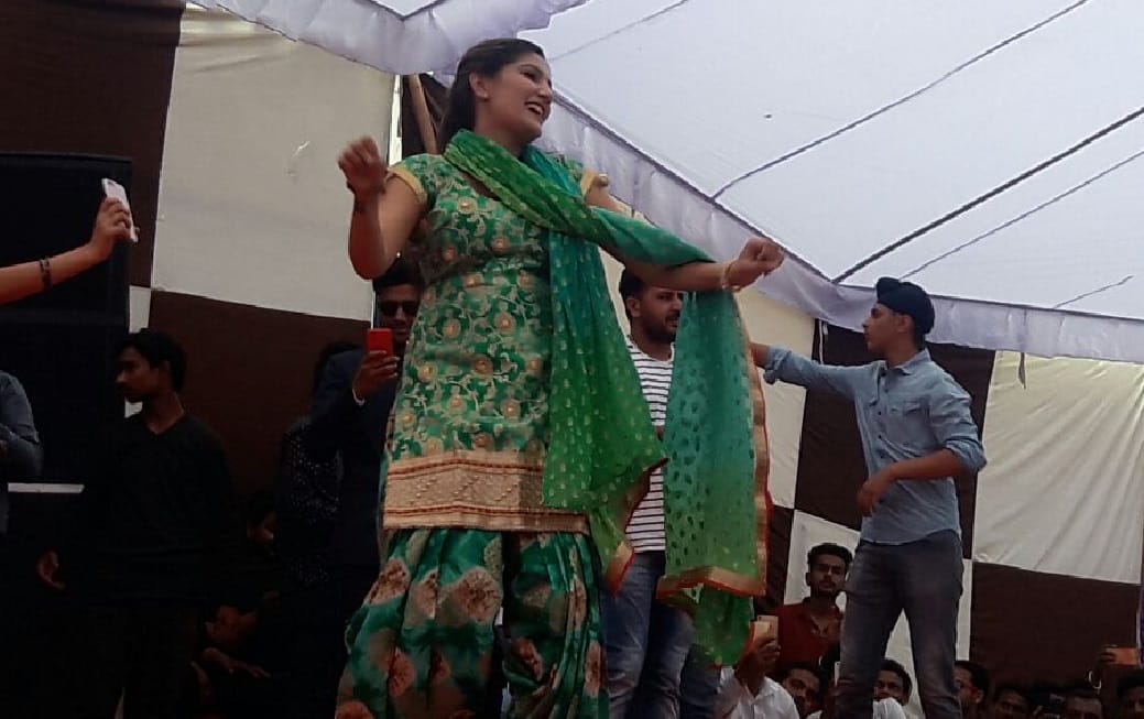 sapna chaudhary dance program in bazpur uttarakhand