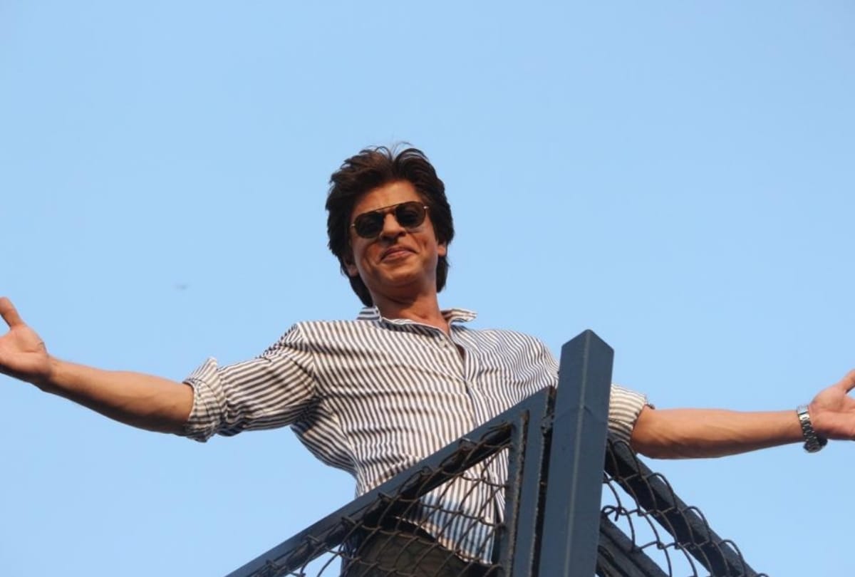 wax statue of shahrukh khan is being built at delhi madame Tussaud museum